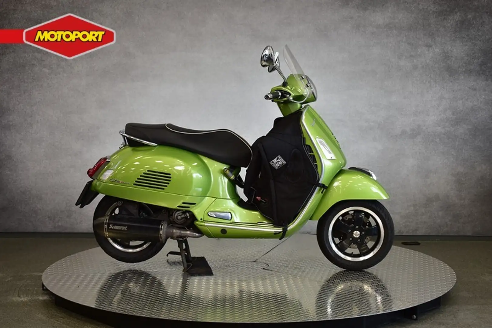 Vespa GTS 300 ABS Groen - 1