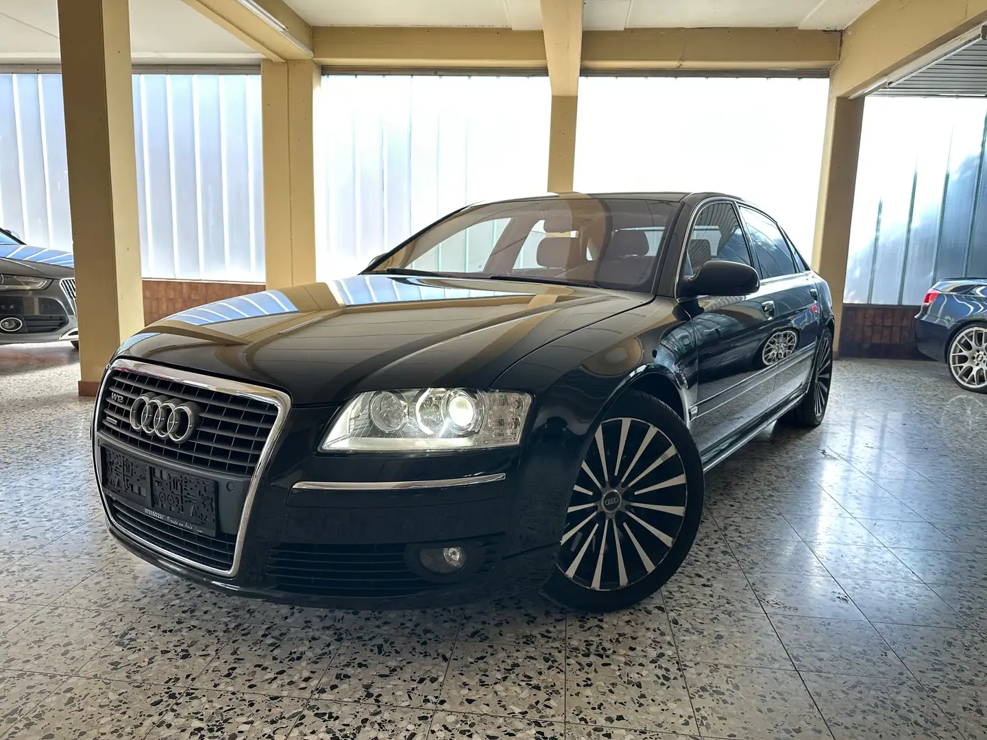 Audi A8 6.0 W12 Gepflegter Zustand Schwarz - 1