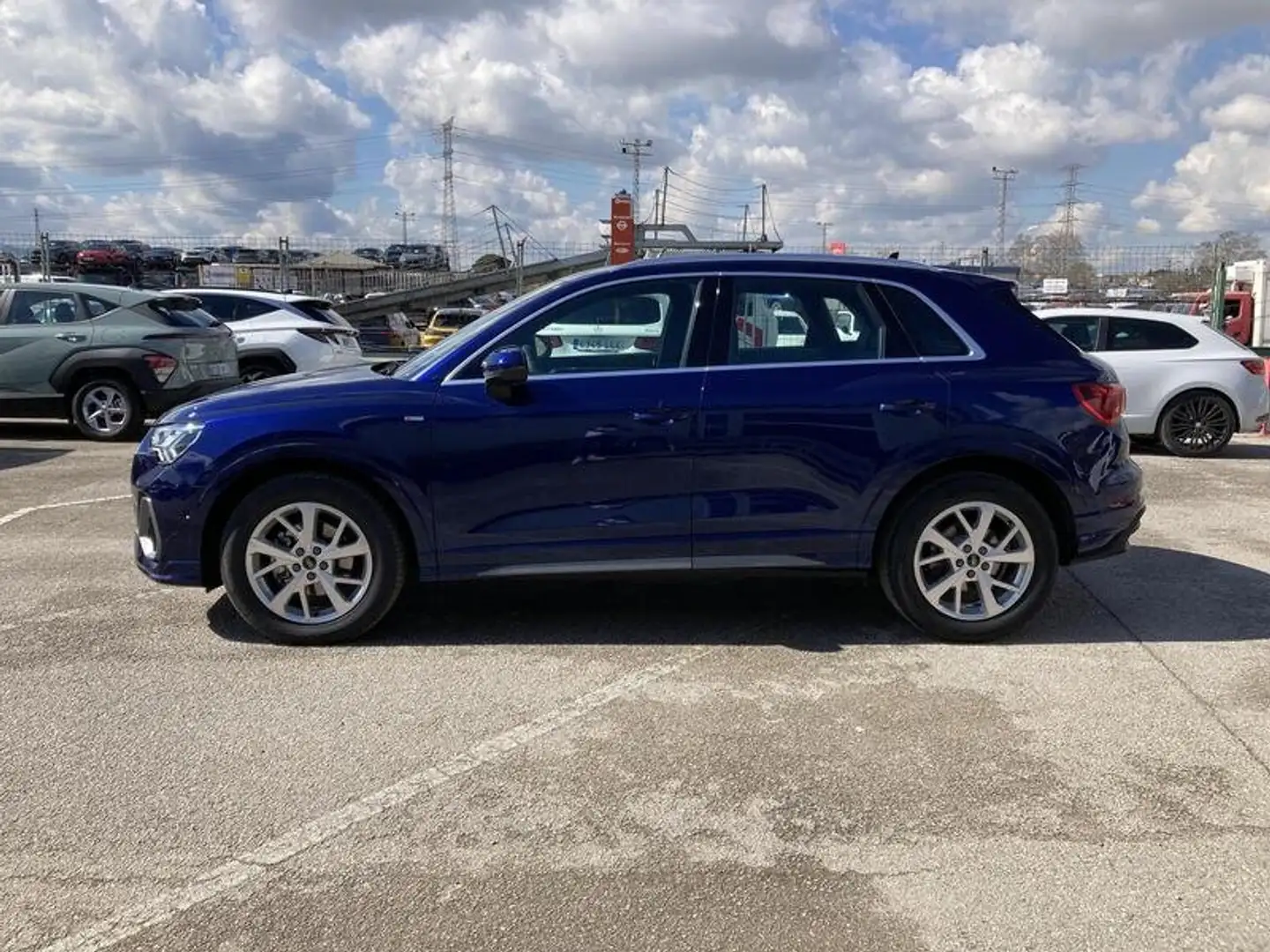 Audi Q3 35 TDI quattro S line 2.0 TDI - 2