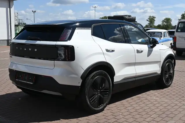 Volvo Ex30 view 6