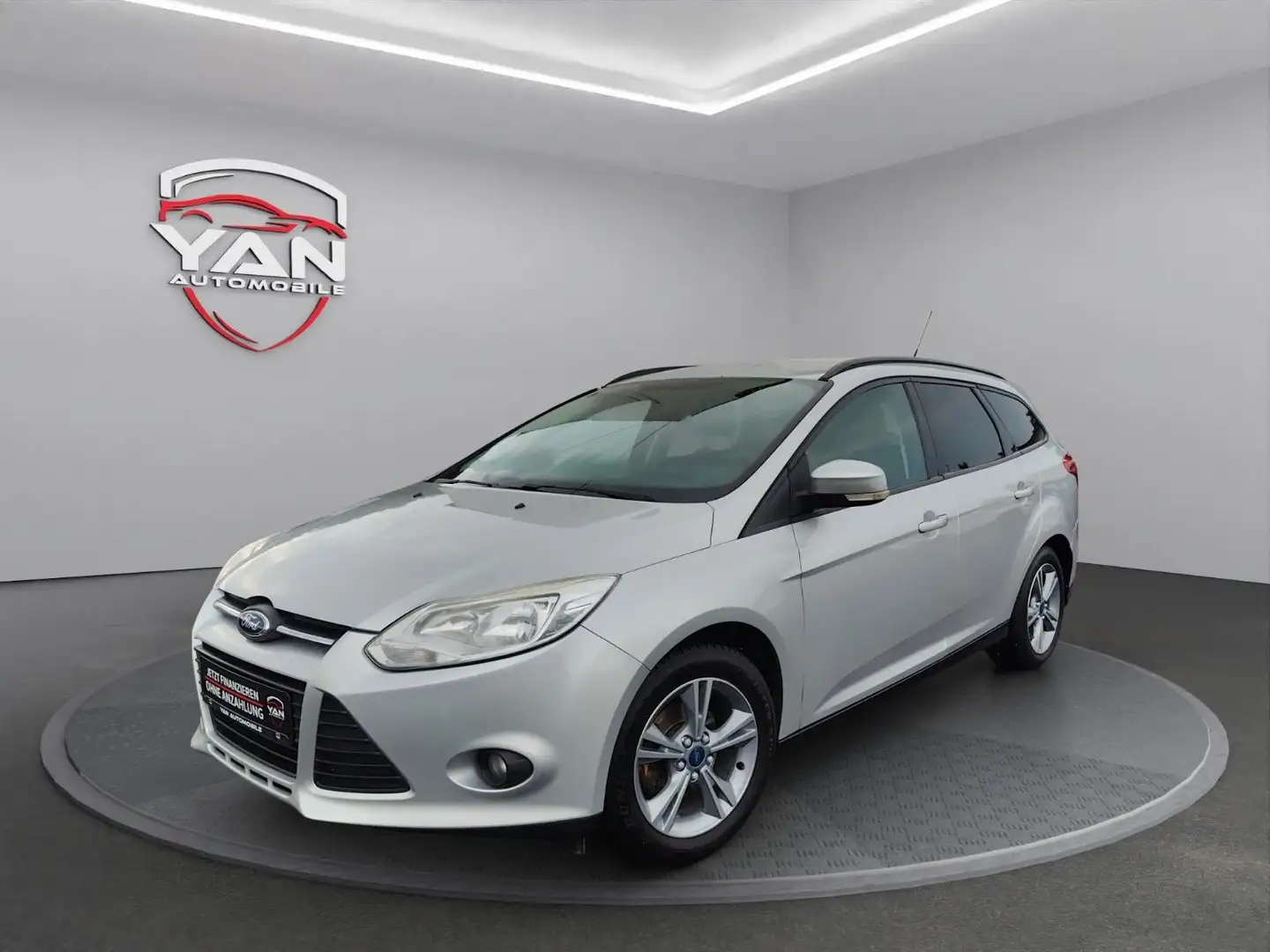 Ford Focus Turnier Trend 1.6 Klima Sitzheizung AHK Grau - 1