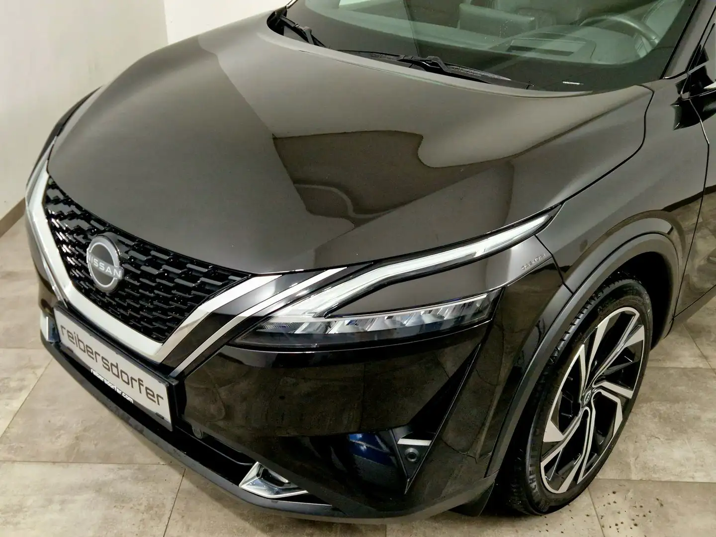 Nissan Qashqai 1,3 DIG-T MHEV Tekna+  Aut. Schwarz - 2