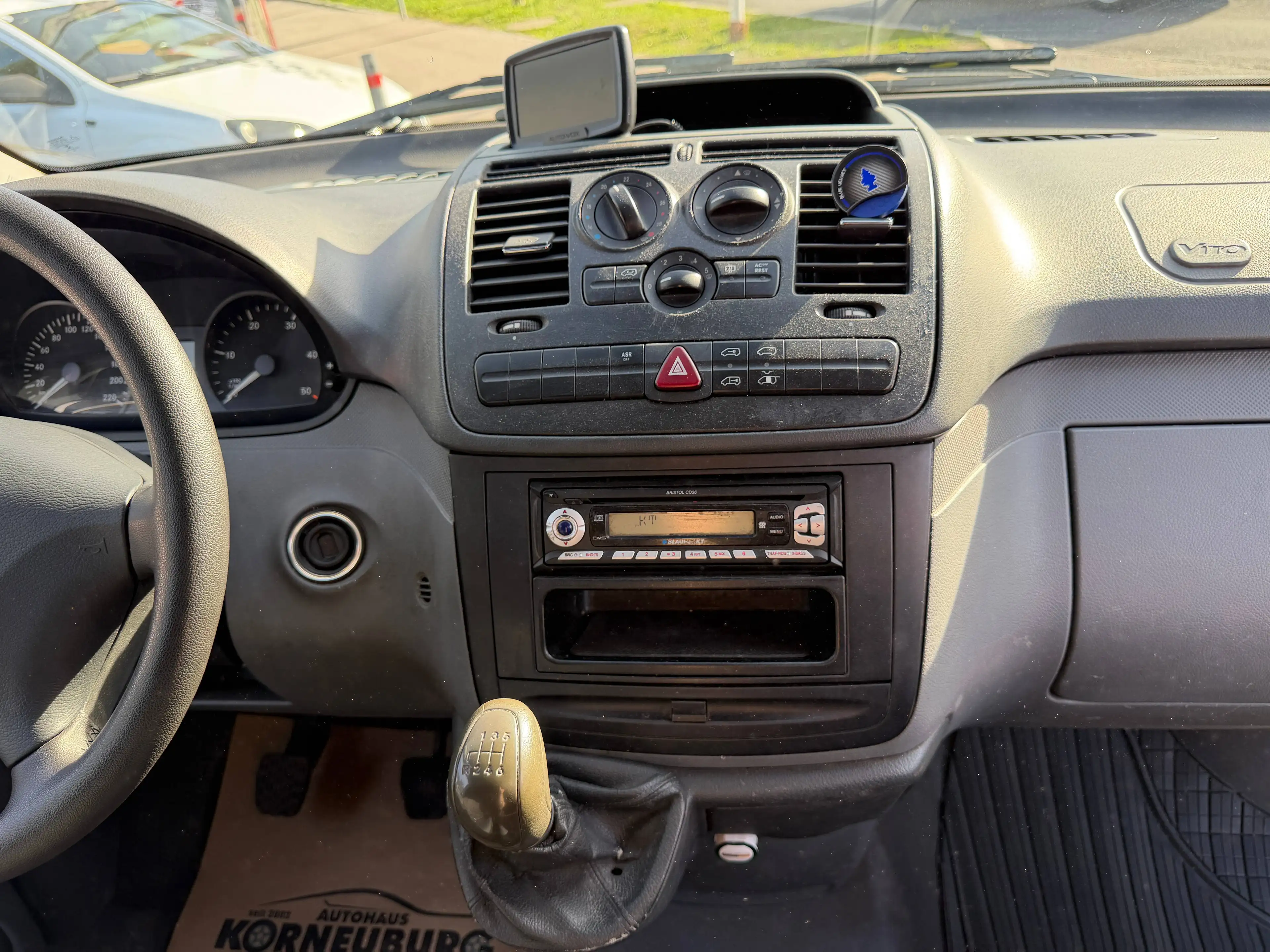 Mercedes-Benz Vito 111 CDI lang *Klima* — photo 11