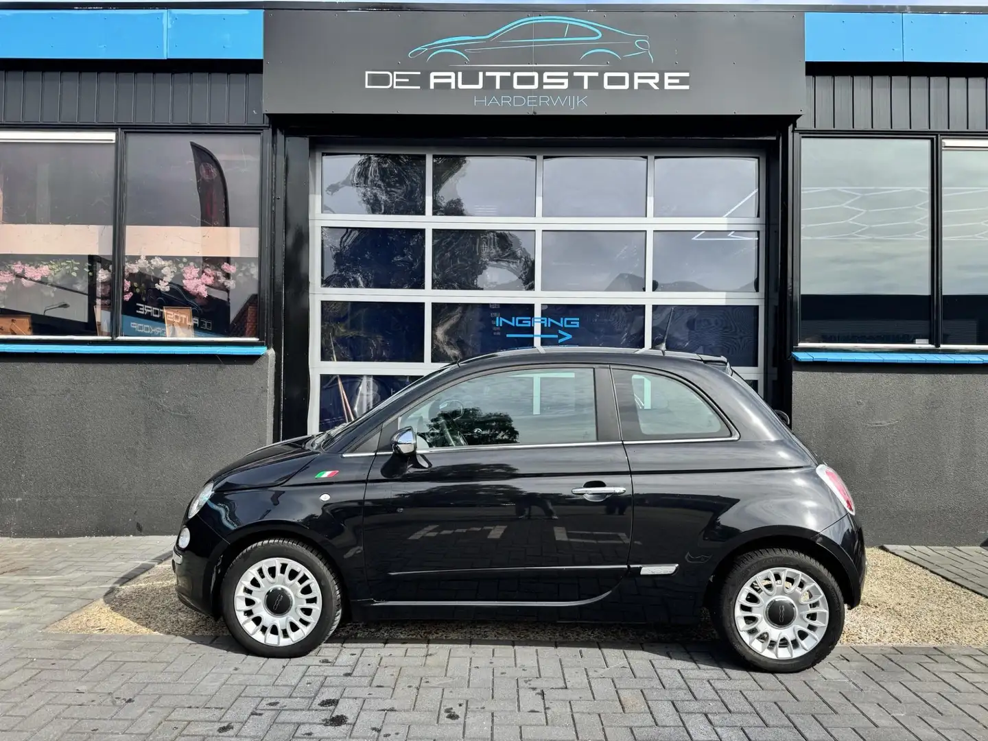 Fiat 500 TwinAir Easy 124000km Airco Lm Velgen Dealer onder Zwart - 2