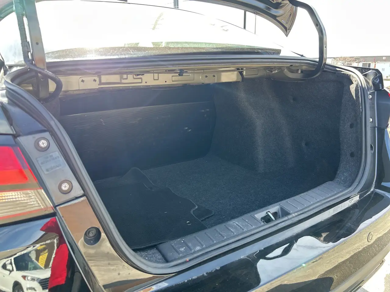 Nissan Versa снимка Nissan Versa