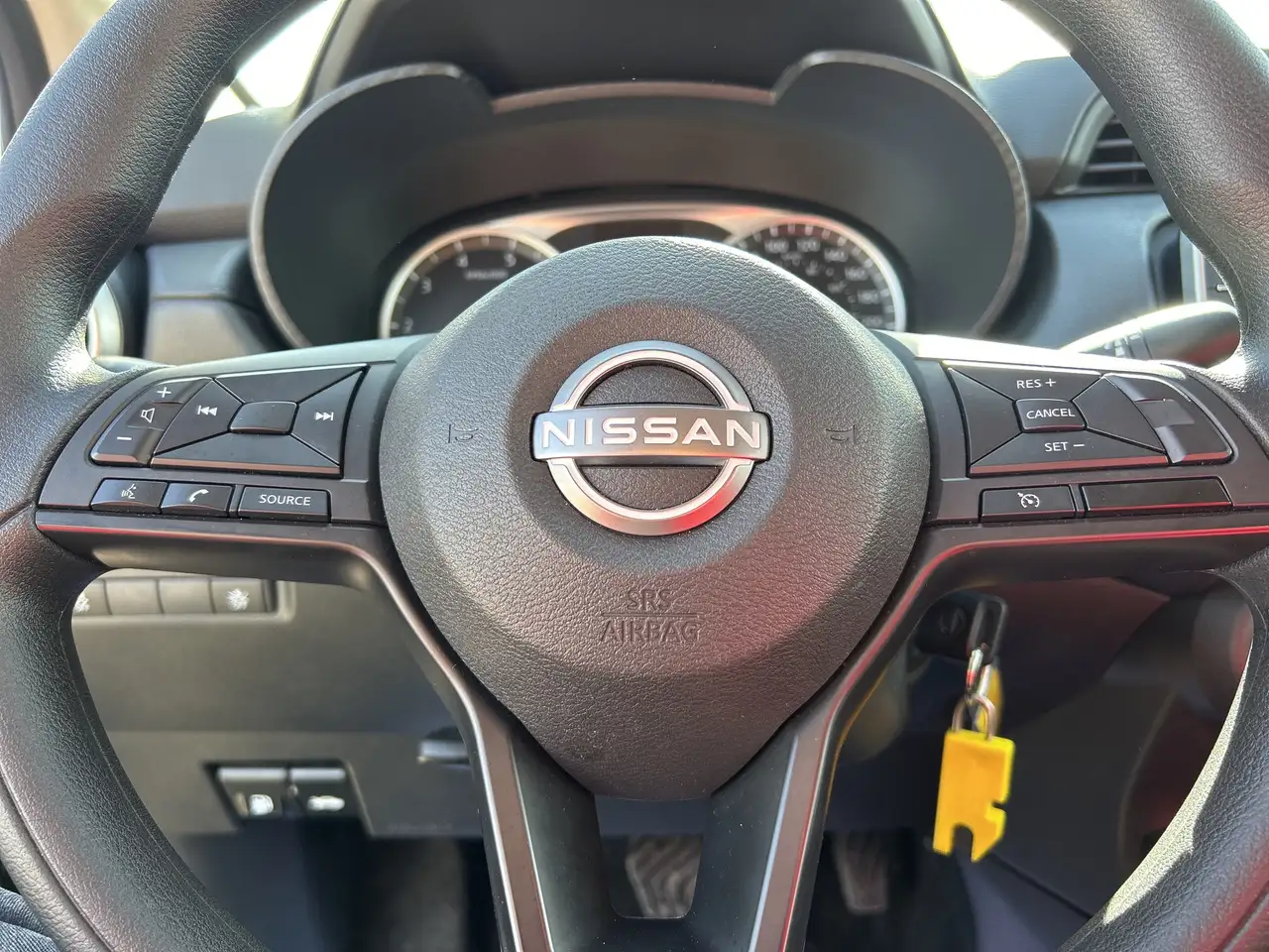 Nissan Versa снимка Nissan Versa