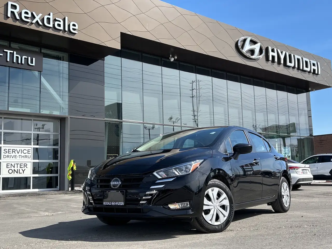 Nissan Versa снимка Nissan Versa