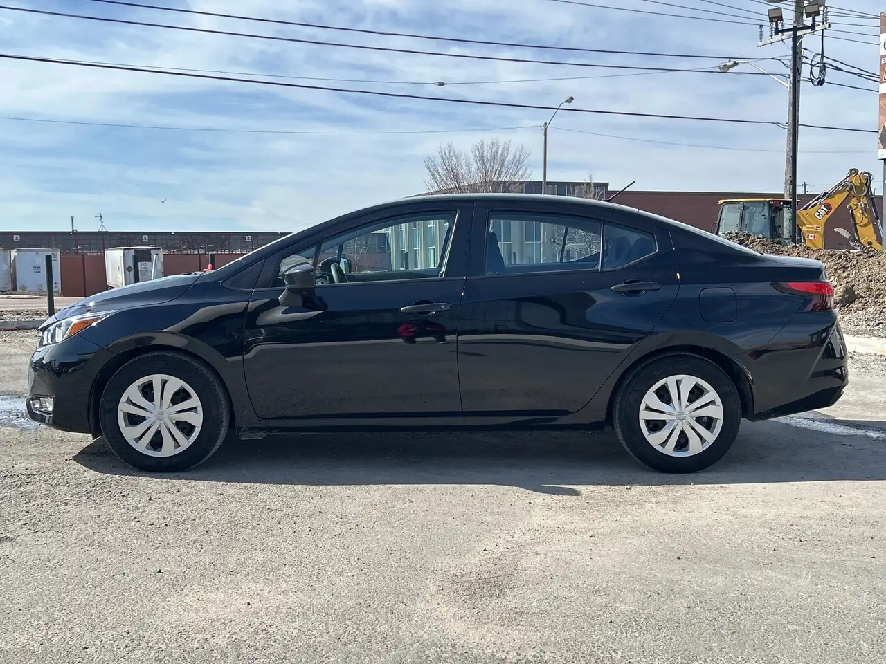 Nissan Versa снимка Nissan Versa