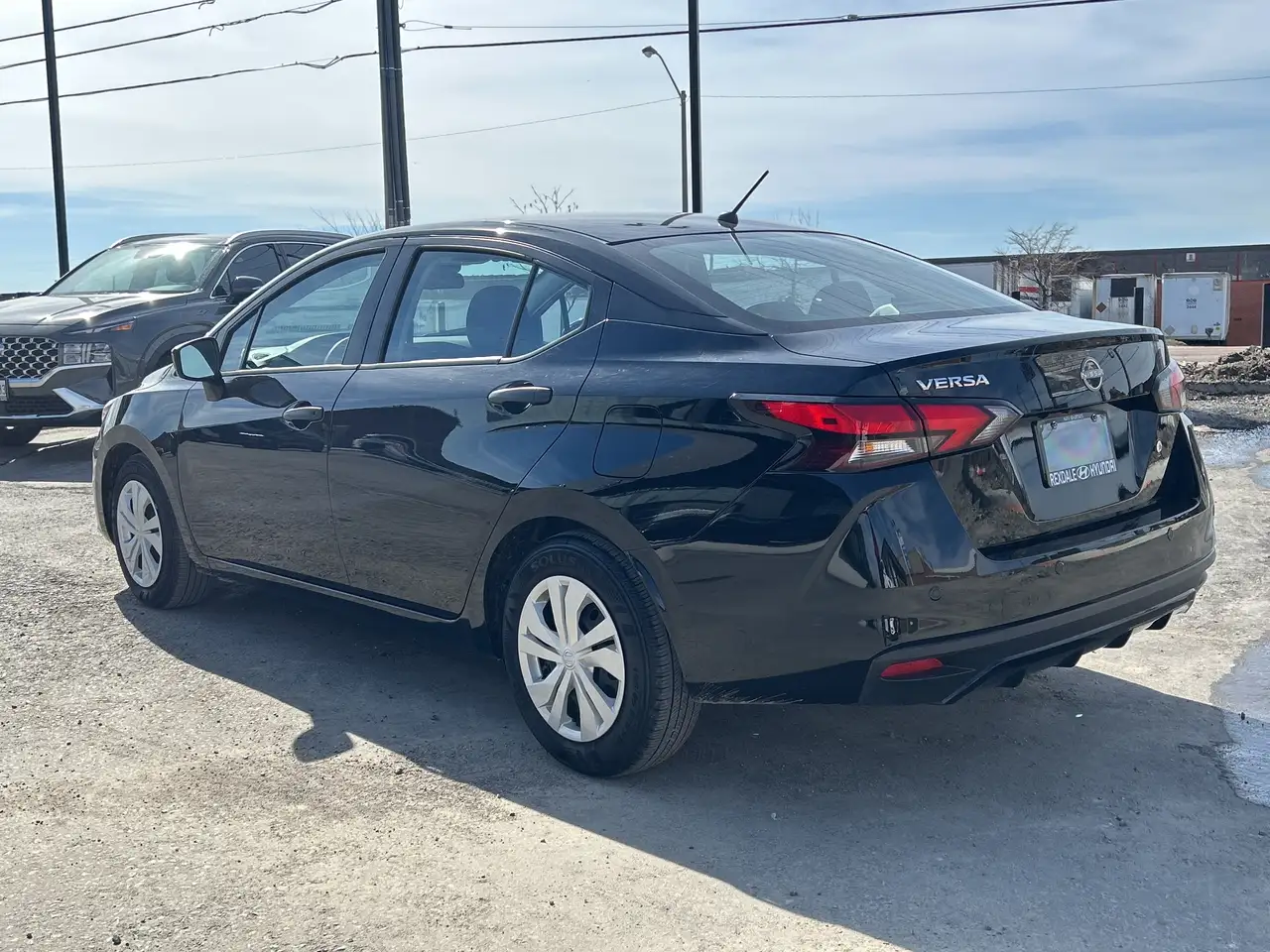 Nissan Versa снимка Nissan Versa