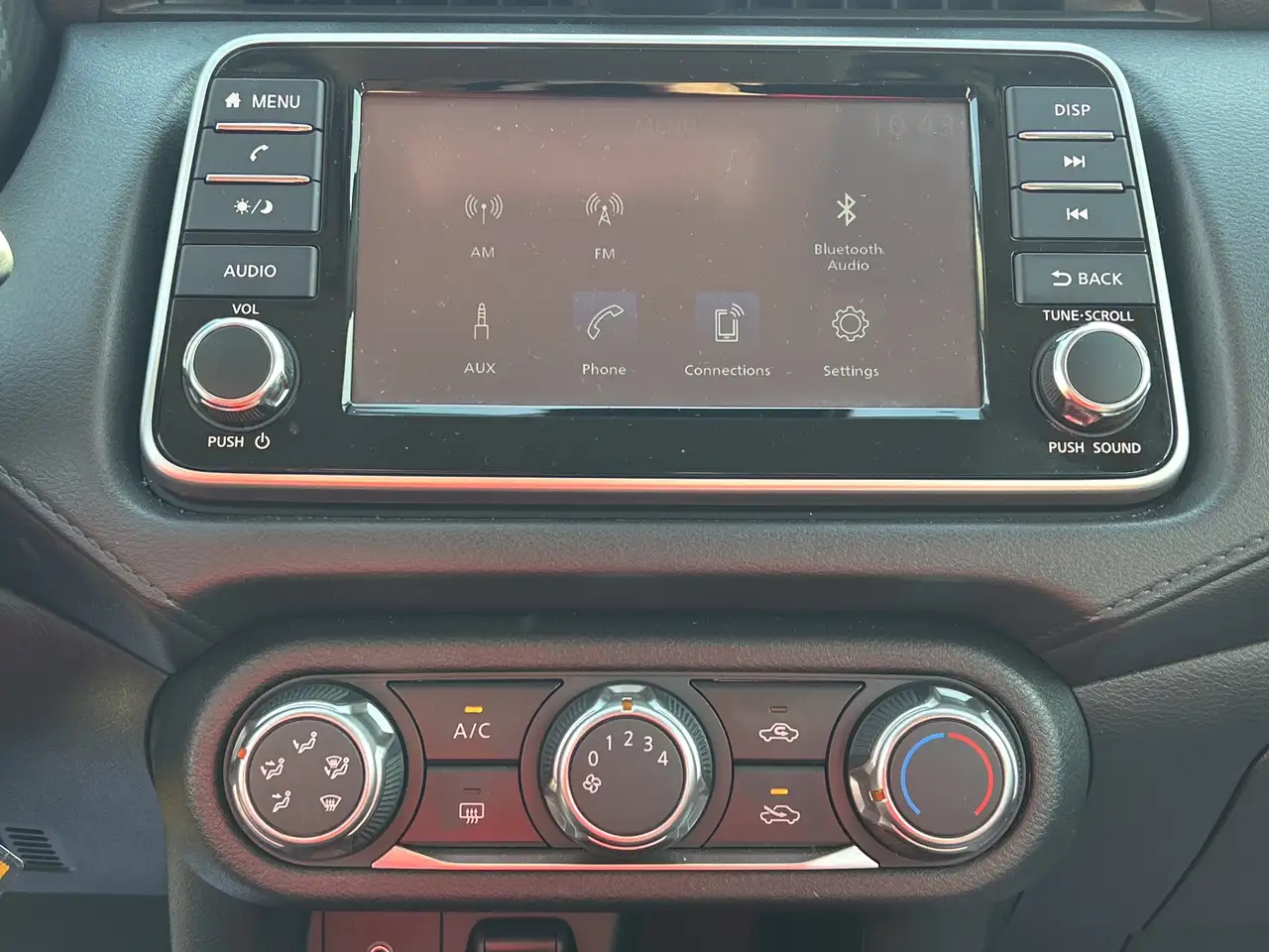 Nissan Versa снимка Nissan Versa