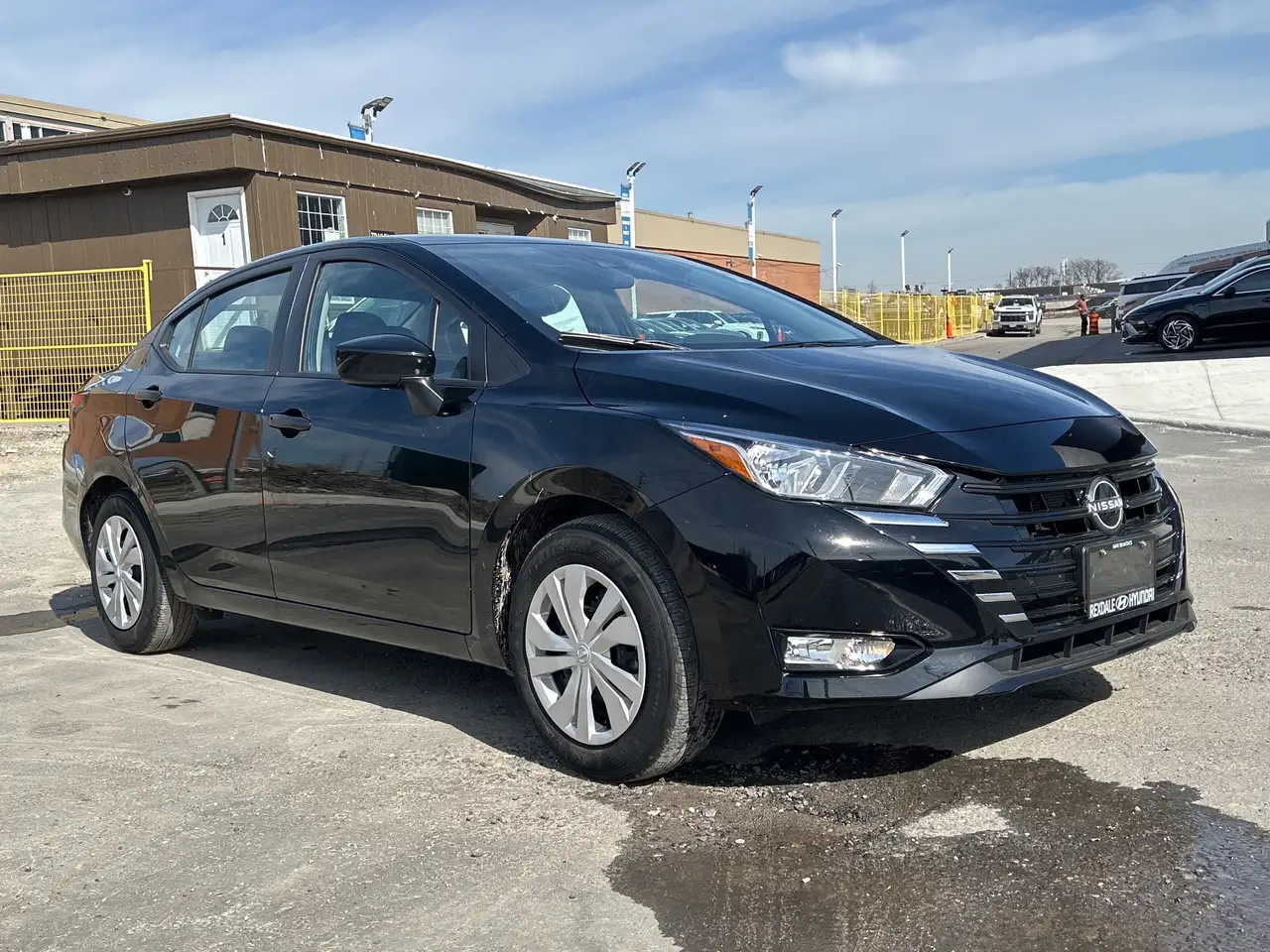 Nissan Versa снимка Nissan Versa