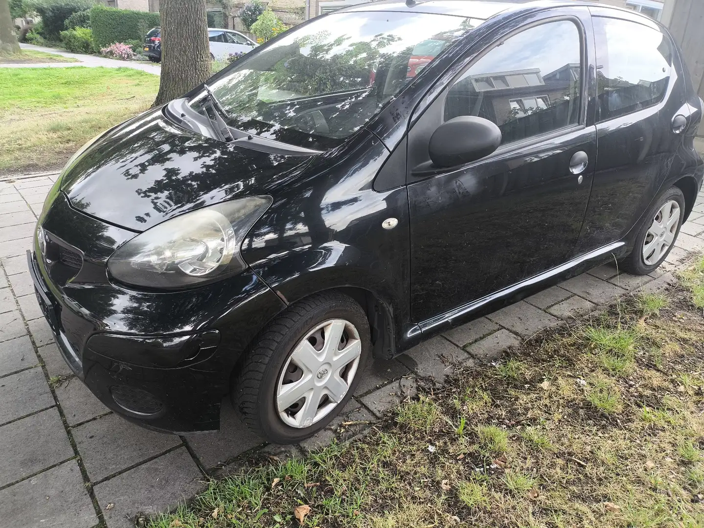 Toyota Aygo CoolBlue 2010 zwart - 1