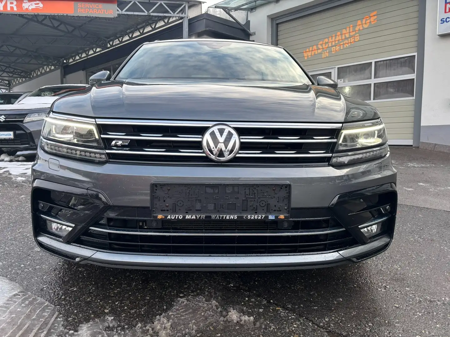 Volkswagen Tiguan 2,0 TDI DSG 4Motion Sky Grau - 2
