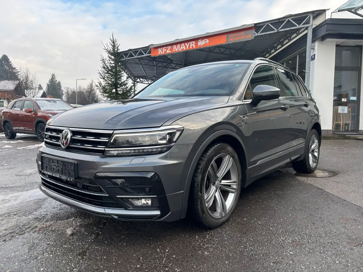 Volkswagen Tiguan 2,0 TDI DSG 4Motion Sky Grau - 1