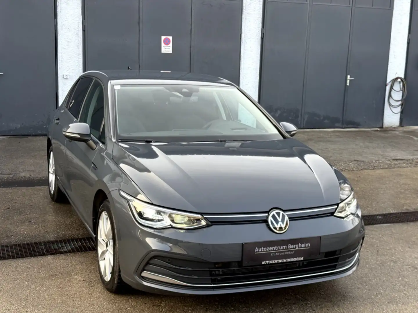 Volkswagen Golf 1,5 TSI Style DSG Gris - 2