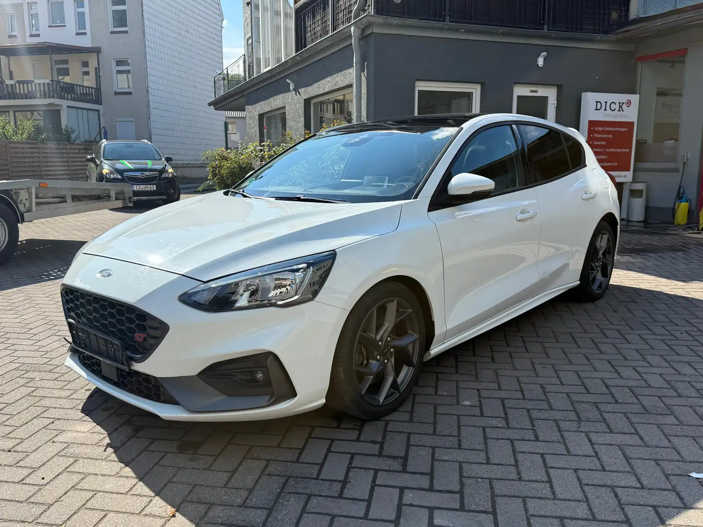 Ford Focus ST Lim. 2.0 EB LED+NAV+HuD+PANO+RECARO+KAM Weiß - 2