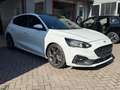 Ford Focus ST Lim. 2.0 EB LED+NAV+HuD+PANO+RECARO+KAM Weiß - thumbnail 1