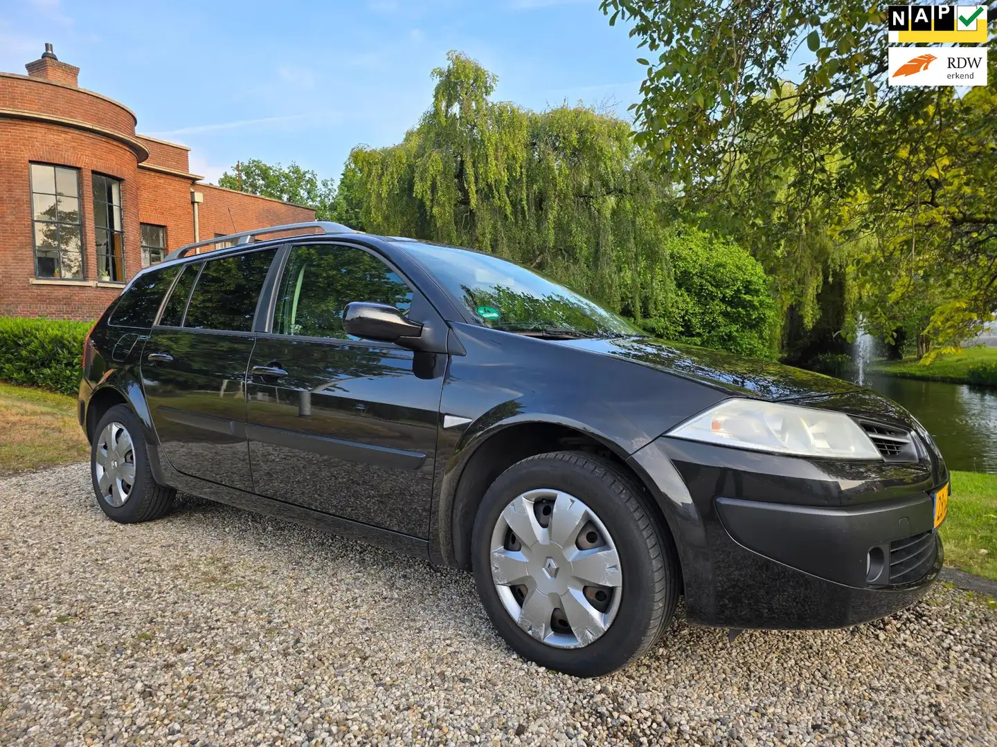 Renault Megane Grand Tour 2.0-16V Business Line AIRCO/cruise crna - 1