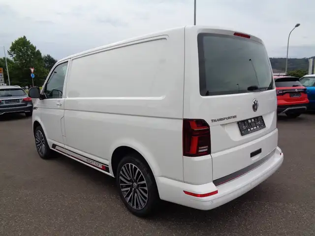 Volkswagen Transporter view 6