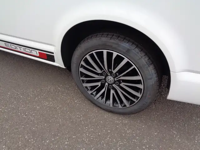 Volkswagen Transporter view 7