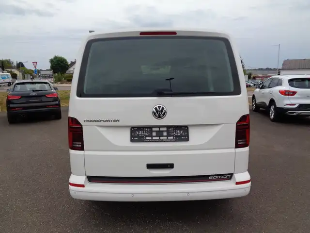 Volkswagen Transporter view 5