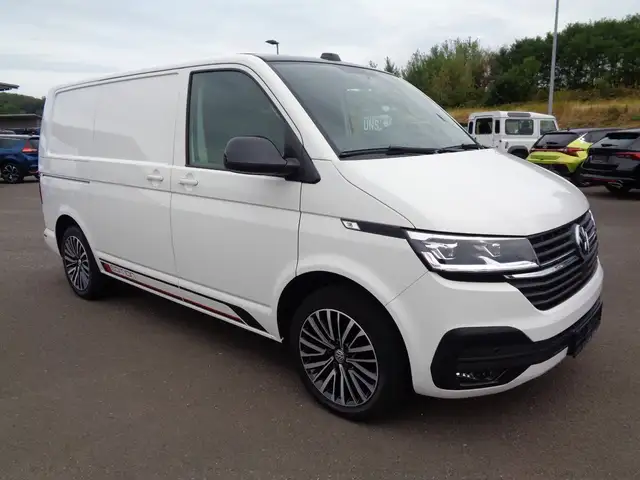 Volkswagen Transporter view 3