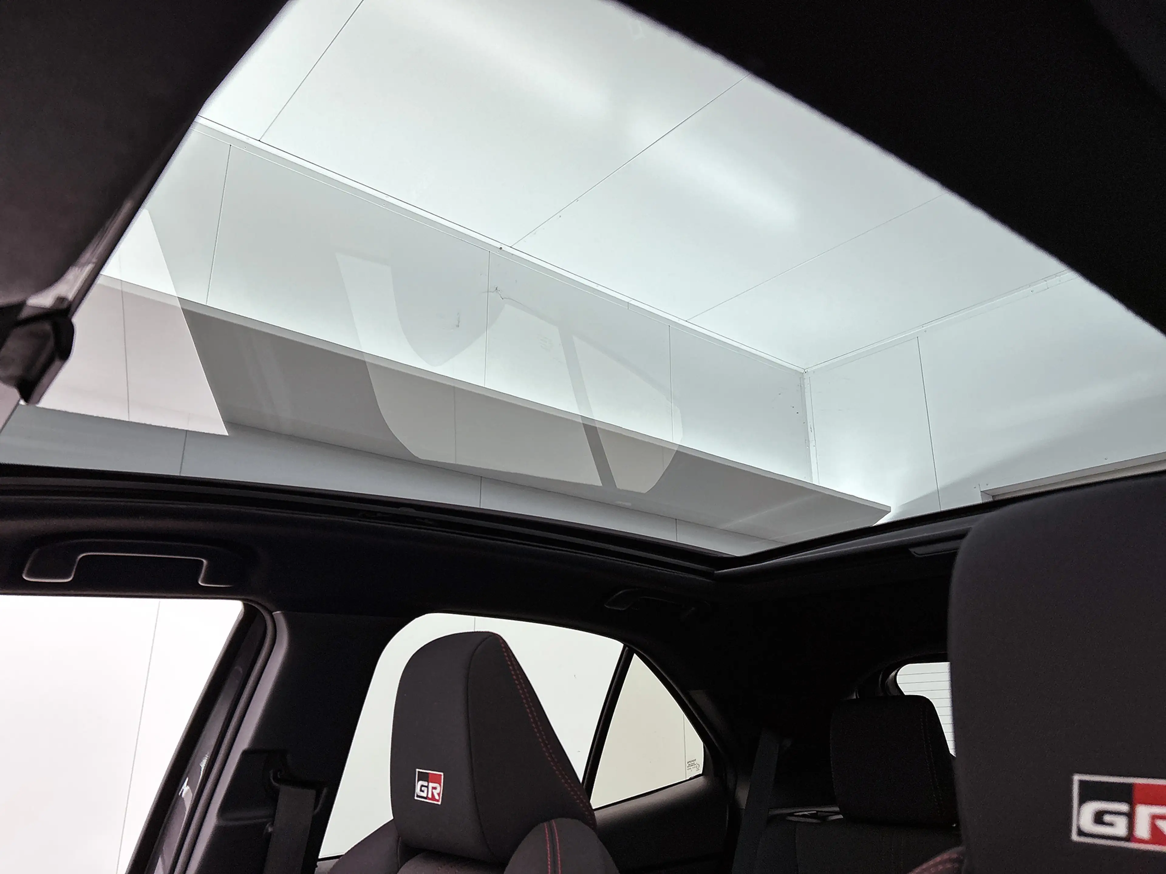 Toyota Yaris Cross 1.5 Hybrid GR Sport | Head-up display | JBL audio — photo 4