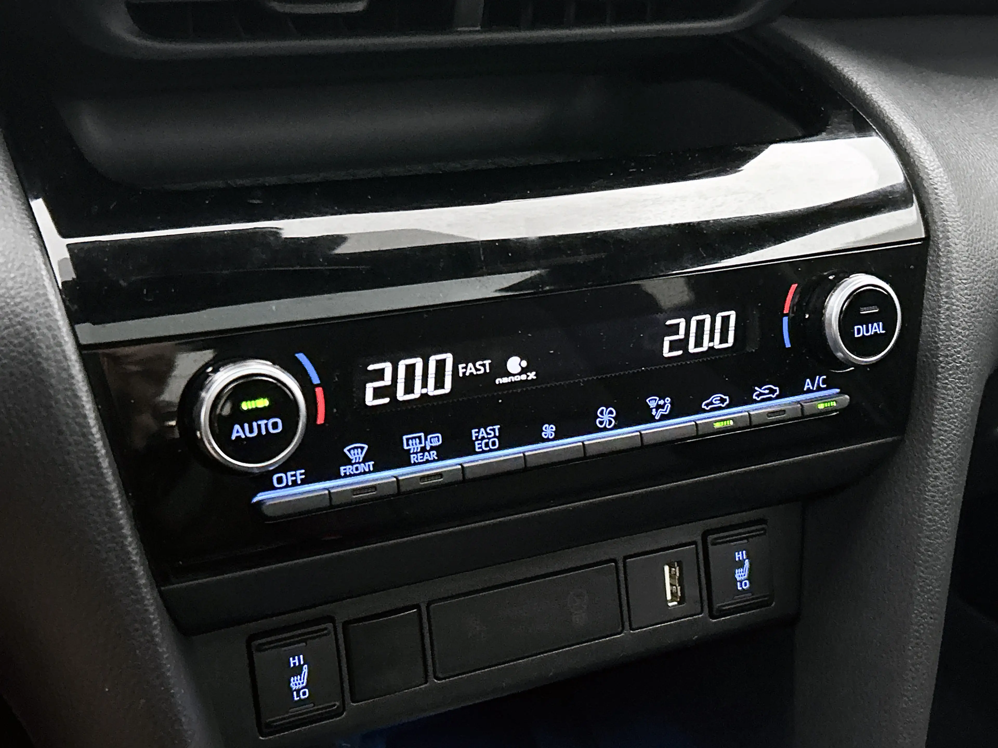 Toyota Yaris Cross 1.5 Hybrid GR Sport | Head-up display | JBL audio — photo 11