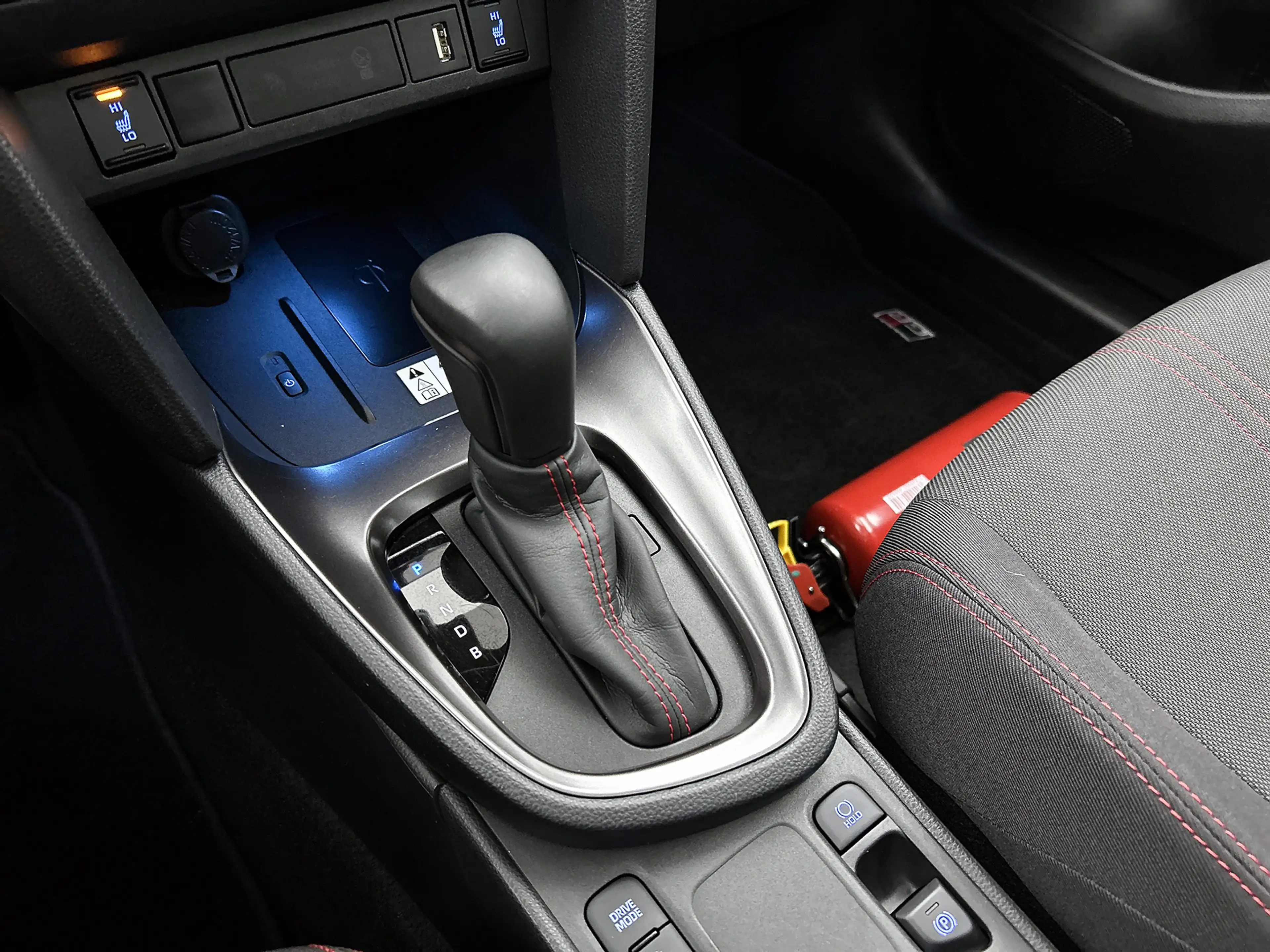 Toyota Yaris Cross 1.5 Hybrid GR Sport | Head-up display | JBL audio — photo 12