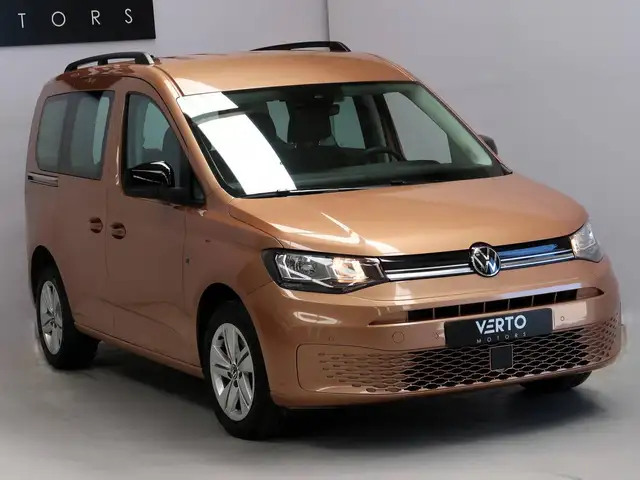 Volkswagen Caddy 1.5l TSI Life /Copper Bronze Metallic
