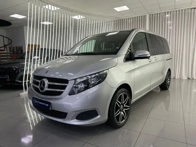 Mercedes-Benz V 220 220d Compacto Avantgarde 7G-Tronic