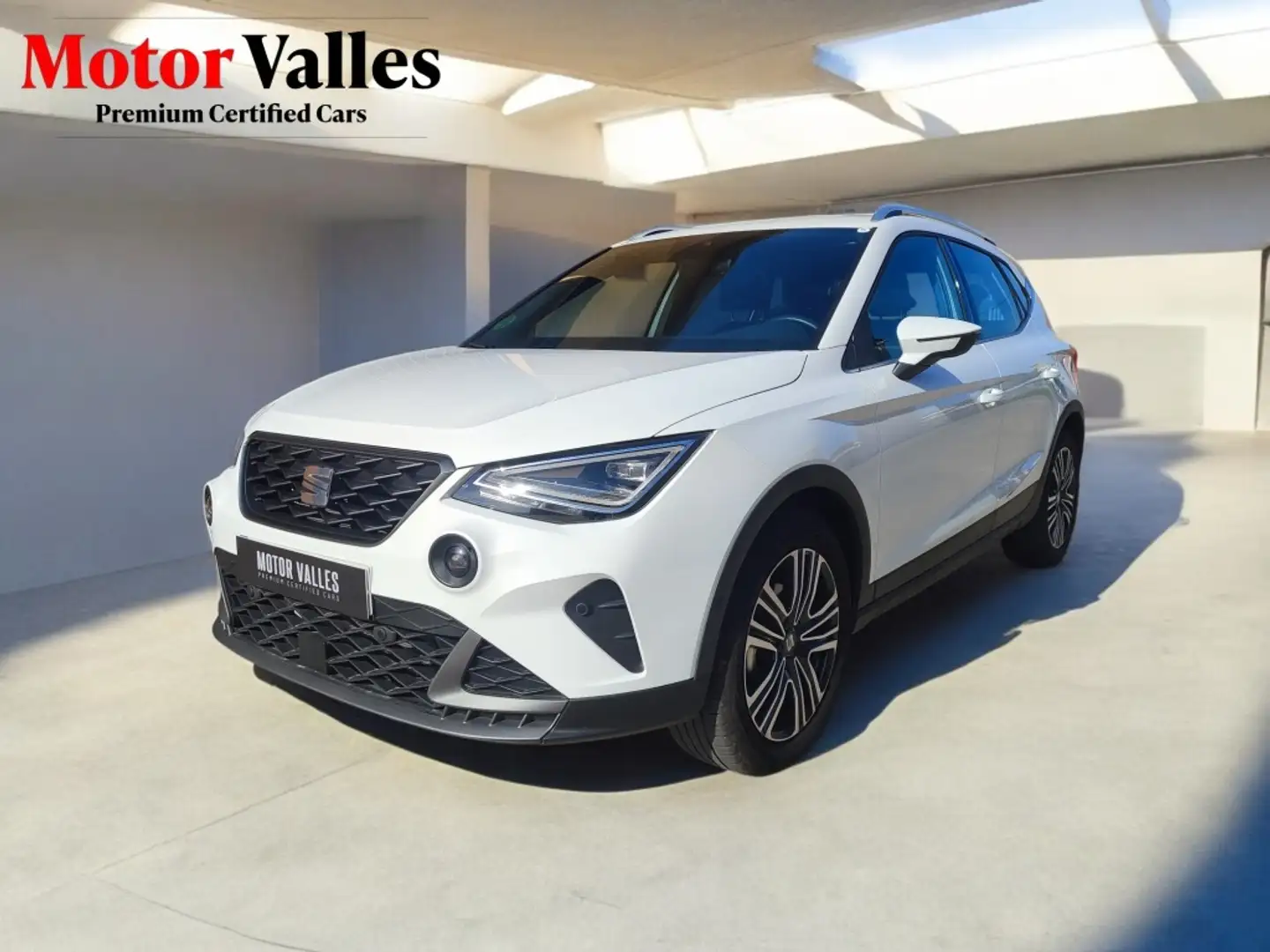SEAT Arona 1.0 TSI S&S FR XM 110 Weiß - 1