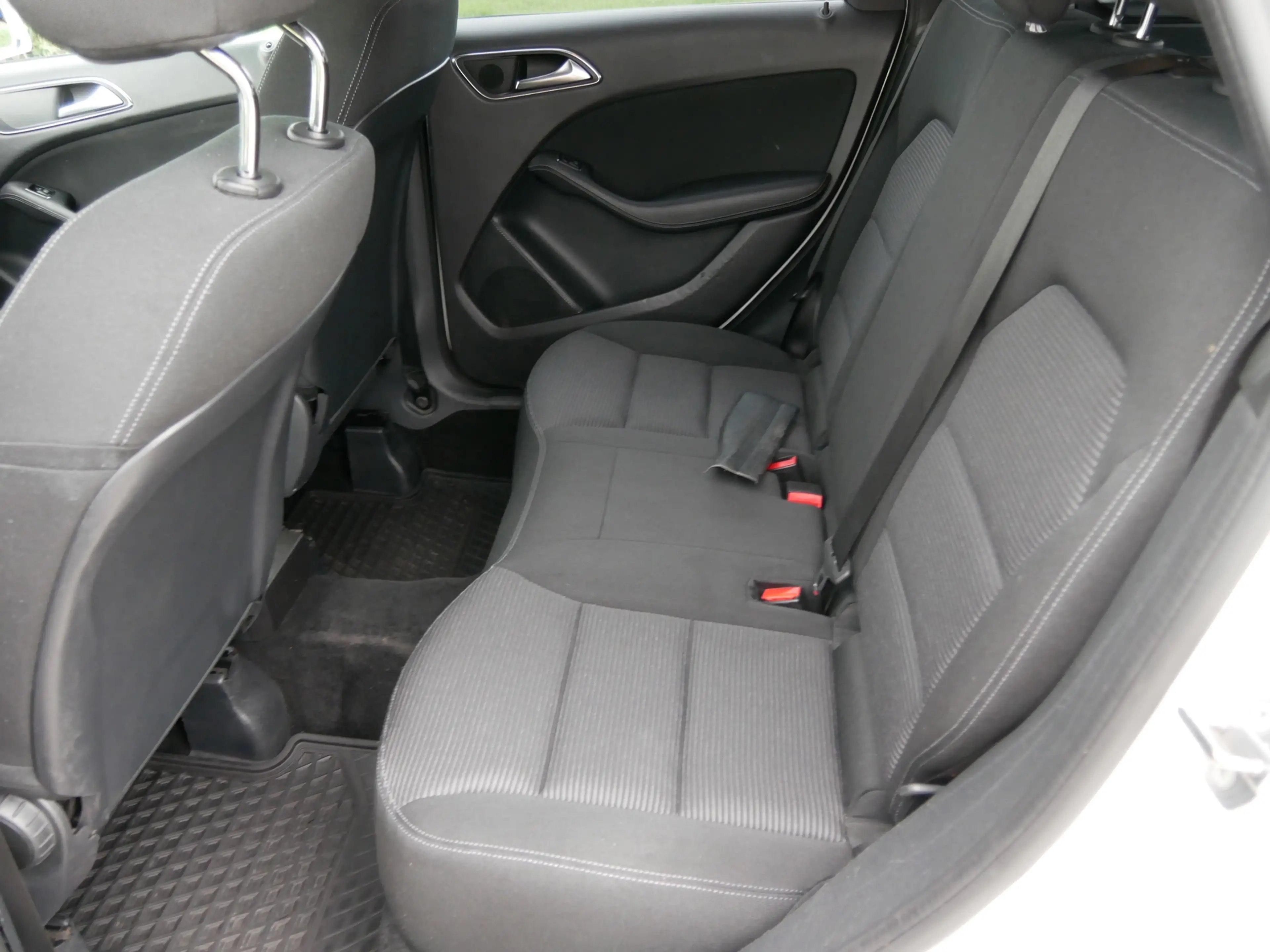 Mercedes-Benz B 220 d AUT. AC | EX POLICE MARGE CAR — photo 11