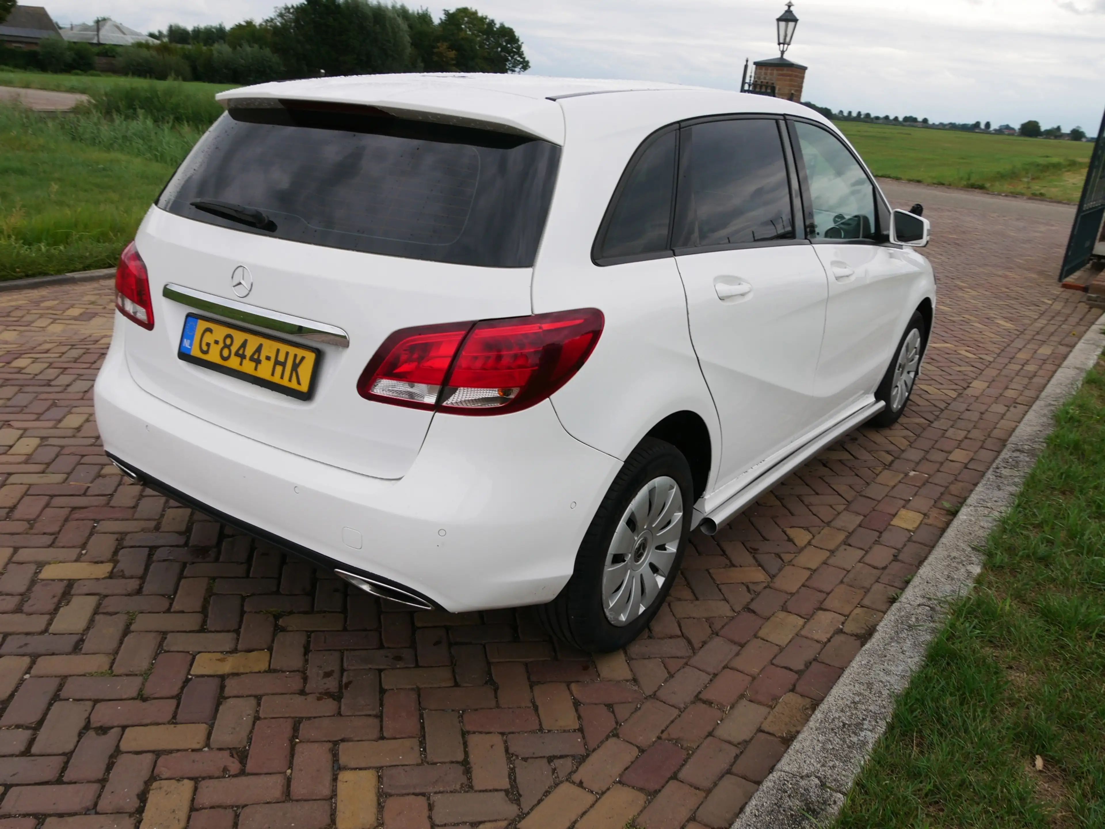 Mercedes-Benz B 220 d AUT. AC | EX POLICE MARGE CAR — photo 7
