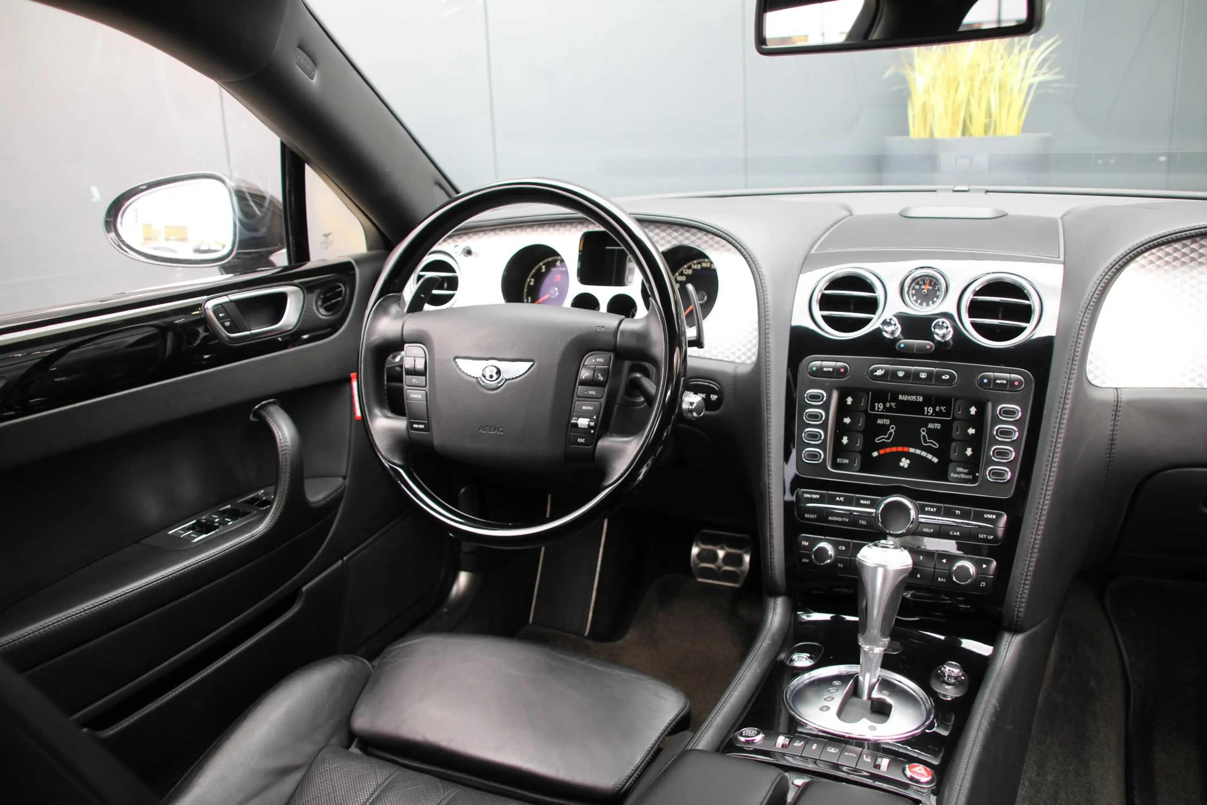 Bentley Flying Spur Continental W12 560pk | Youngtimer | BTW auto | Ni — photo 3