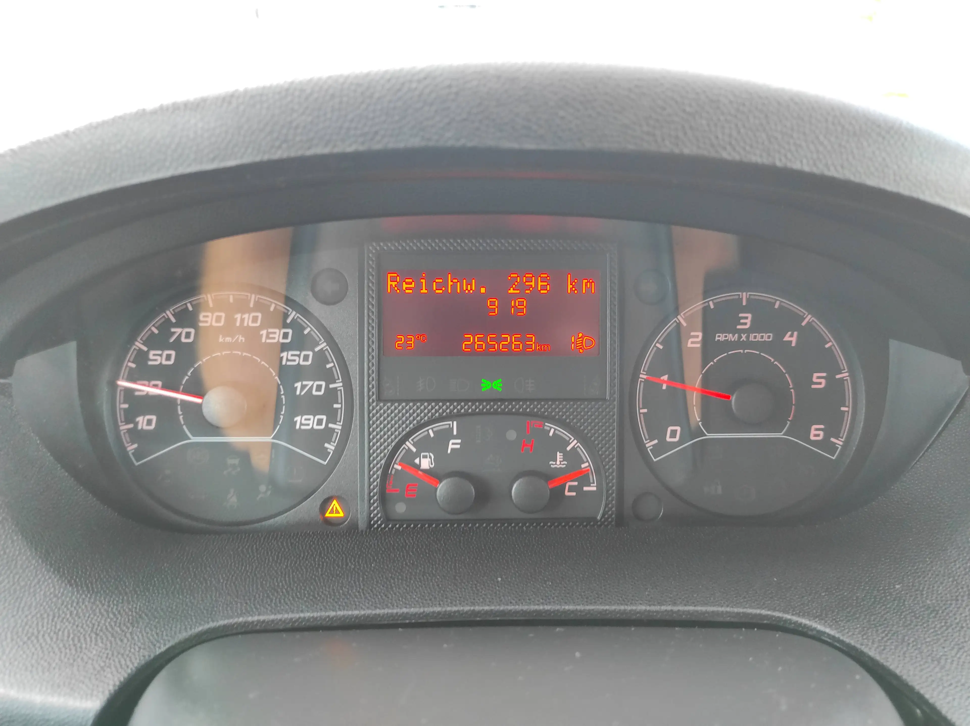 Peugeot Boxer 2.0 EURO-6 KLIMA NAVI *ZAHNRIEMEN NEU* 333 L2H2 Pro Avantage Edition BlueHDi 130 Stop — photo 13