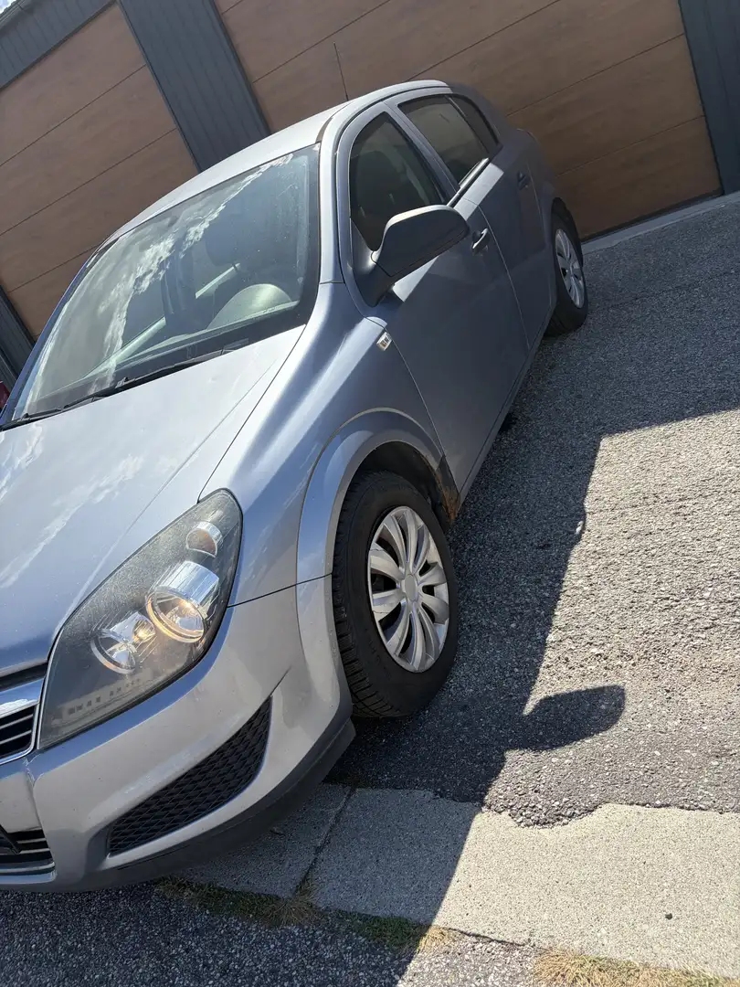 Opel Astra 1,4 Styleplus Style Grau - 2