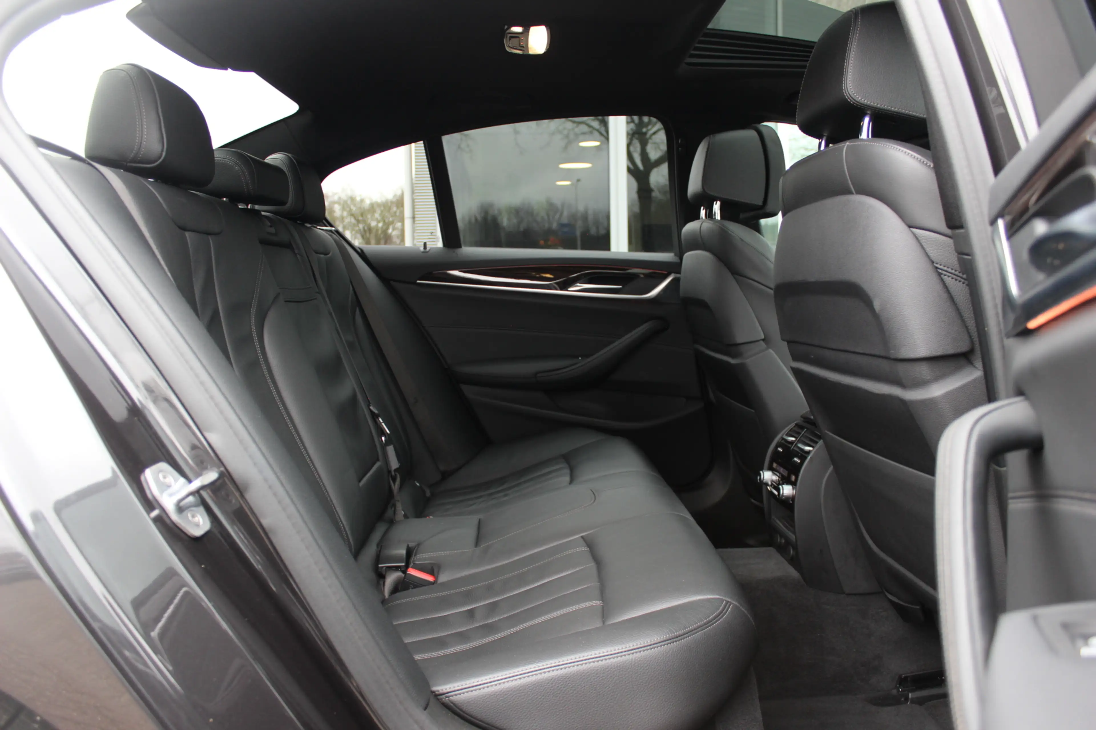 BMW 540 5-serie 540i High Exe. M Sport / Trekhaak / Schuif — photo 12