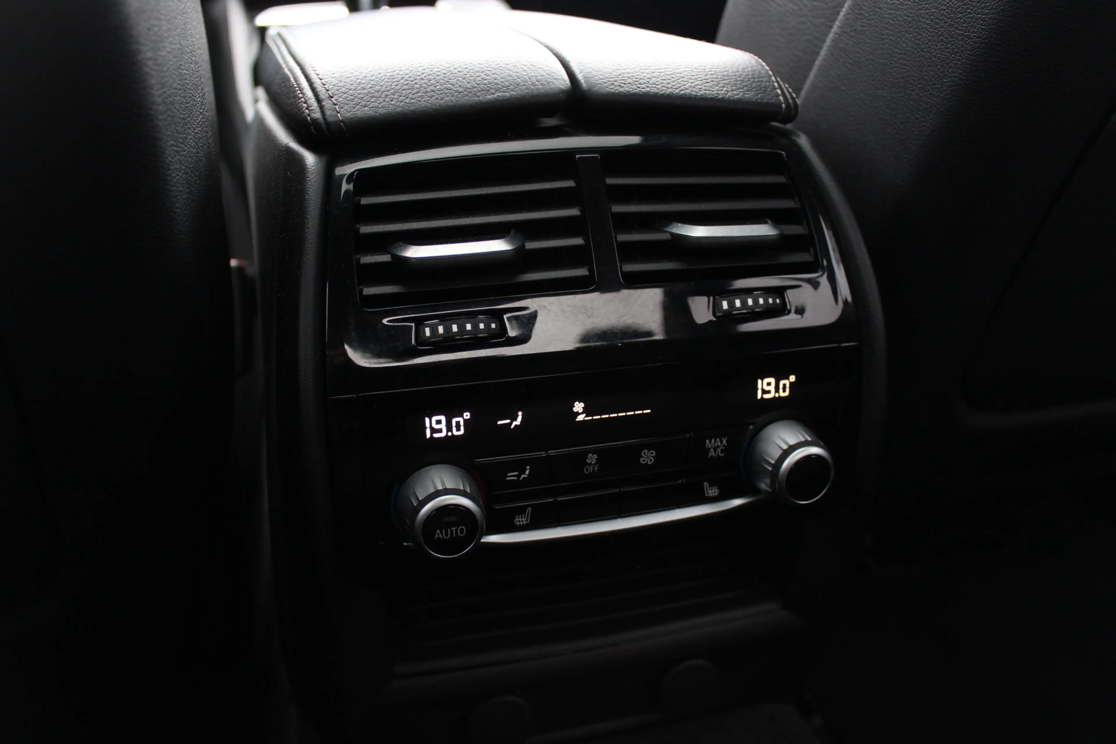 BMW 540 5-serie 540i High Exe. M Sport / Trekhaak / Schuif — photo 33