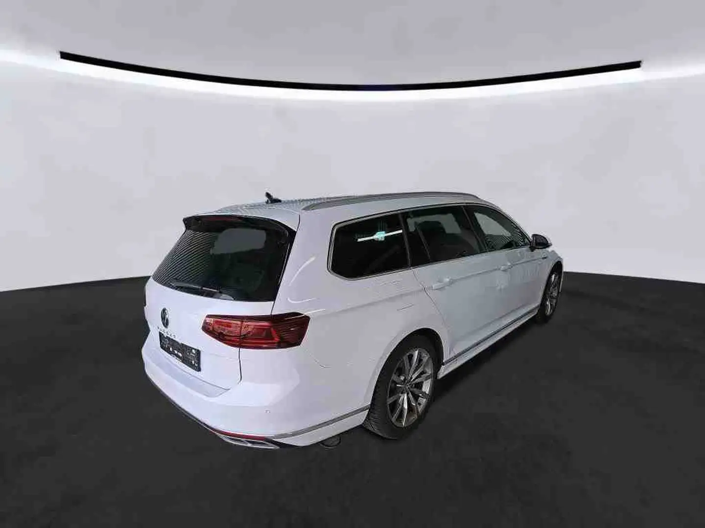 Volkswagen Passat Variant R-Line 2.0 TSI DSG / Navi, Matrix Wit - 2