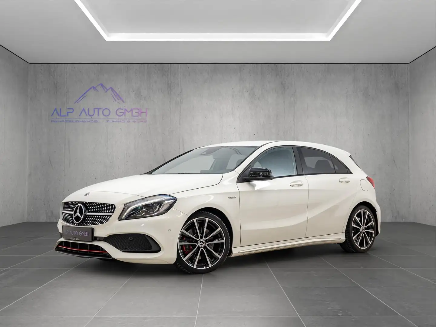 Mercedes-Benz A 250 AMG/LED/KEYLESS/2.HAND/DEUTSCH/NIGHT Blanc - 1