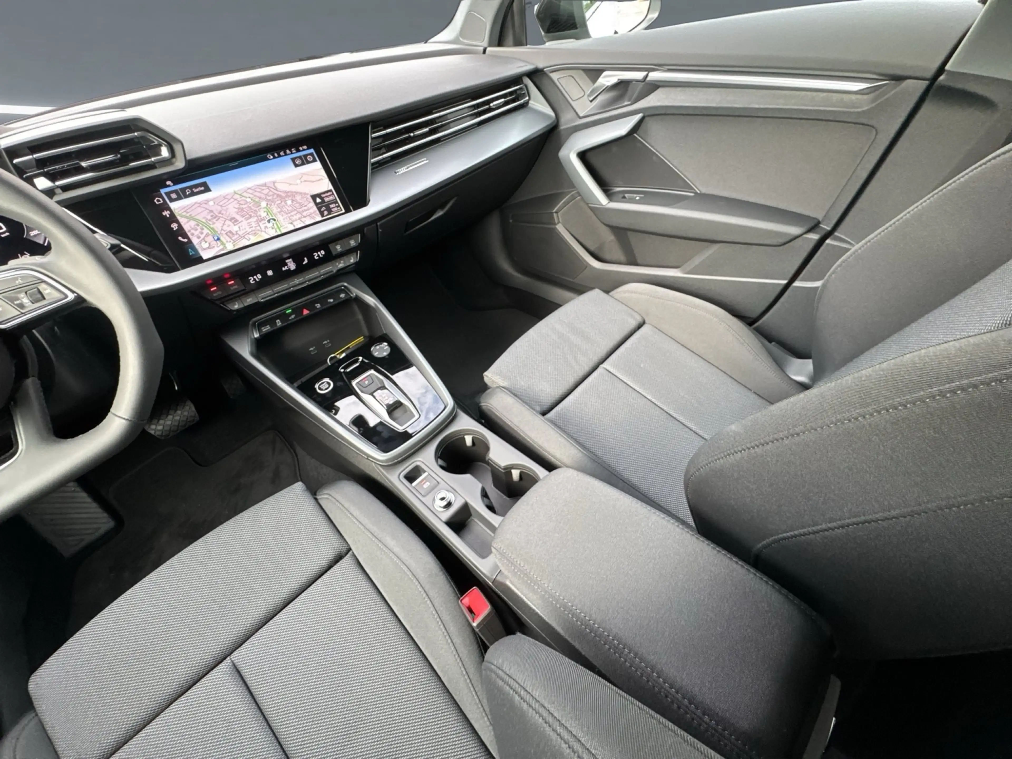 Audi A3 Sportback TFSI e S line LED ACC KAMERA NAVI+ — photo 13