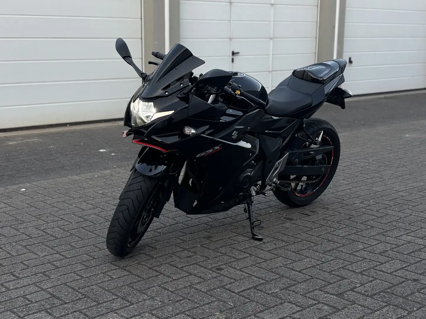 Suzuki GSX 250 R Noir - 2