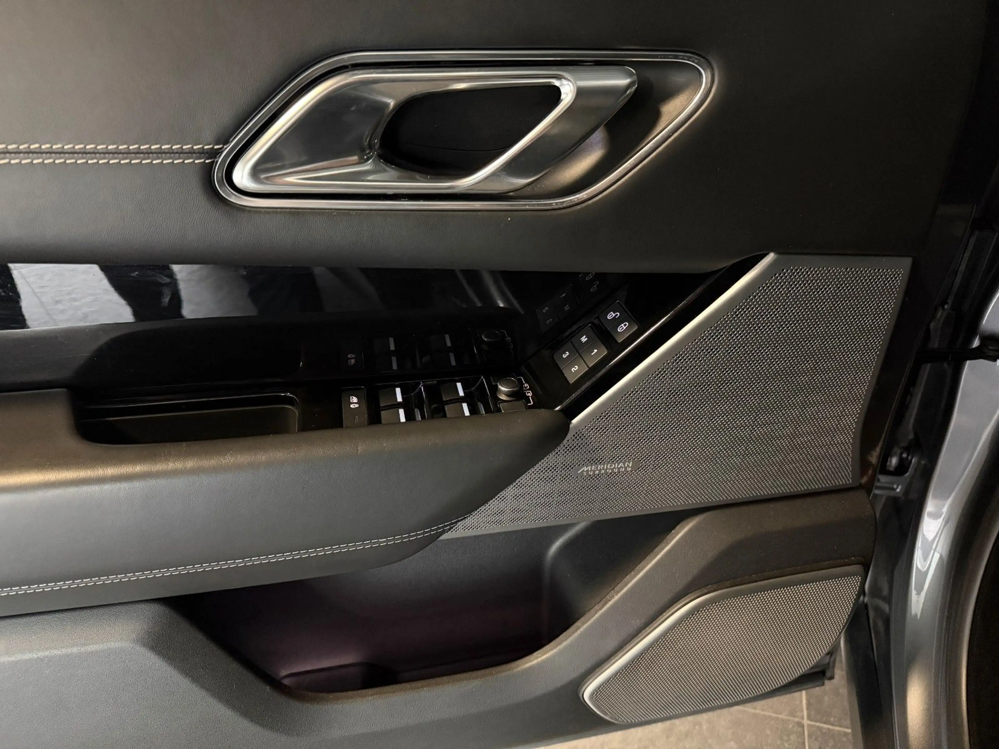 Land Rover Range Rover Velar R-Dynamic HSE/Pano-Stand-Hzg — photo 10