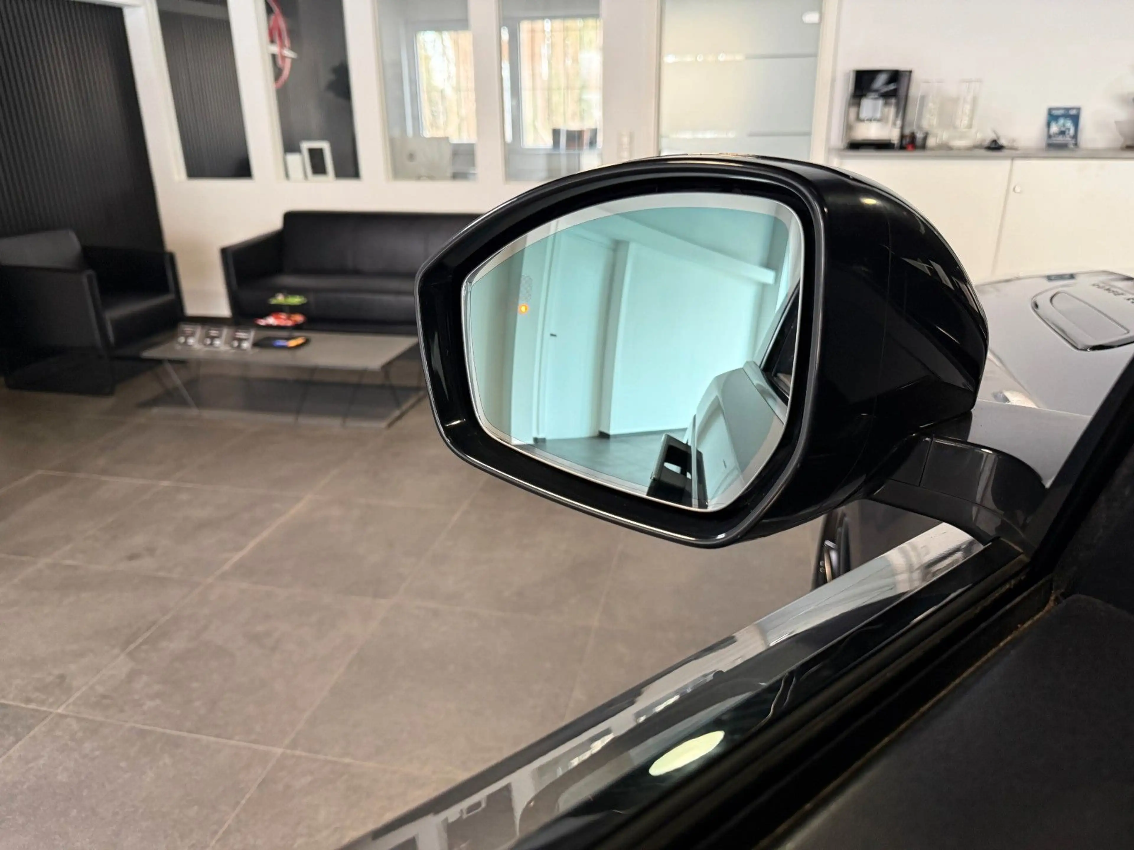 Land Rover Range Rover Velar R-Dynamic HSE/Pano-Stand-Hzg — photo 11