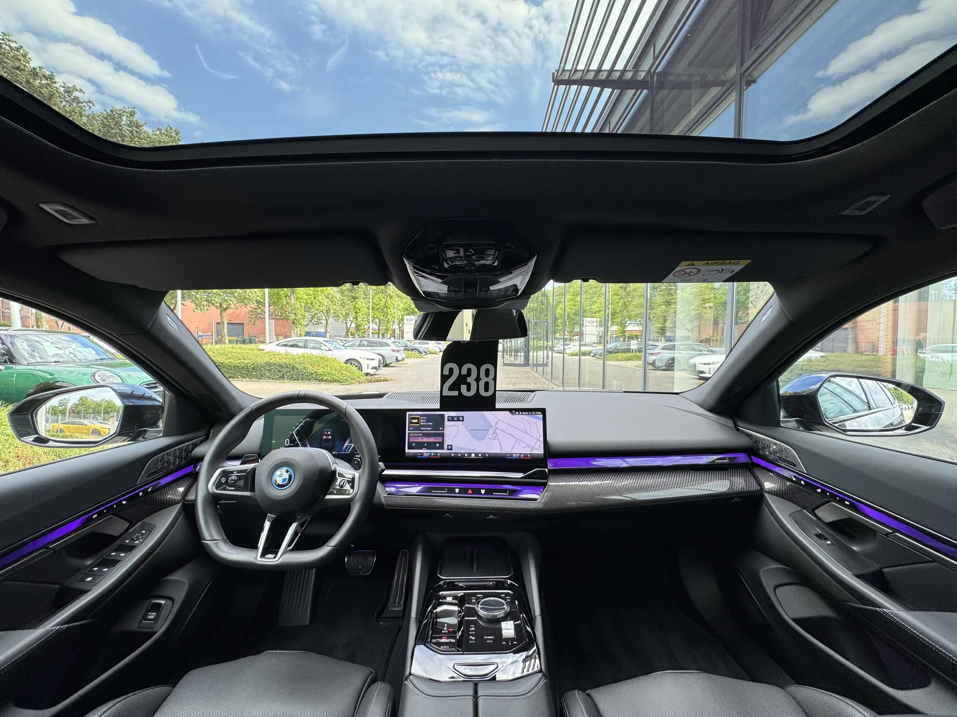 BMW 550 e xDrive M Sport Pro B&W PANO Ad.Fahrw.Prof — photo 2