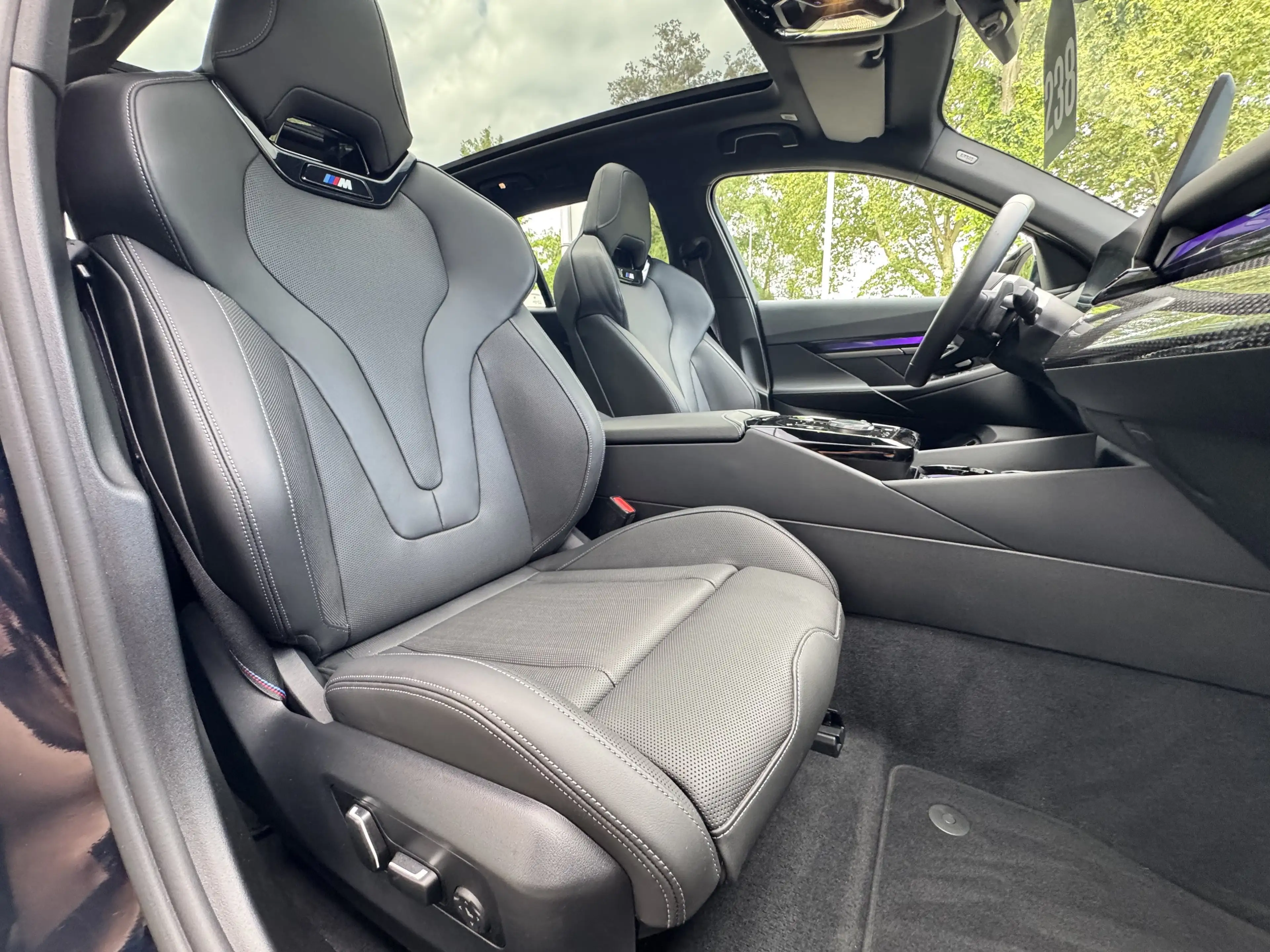 BMW 550 e xDrive M Sport Pro B&W PANO Ad.Fahrw.Prof — photo 6