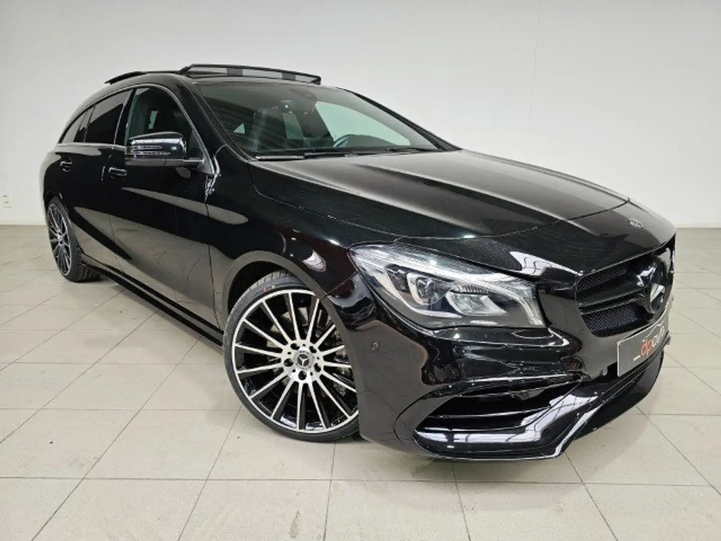 Mercedes-Benz CLA 45 AMG 4-Matic Zwart - 1