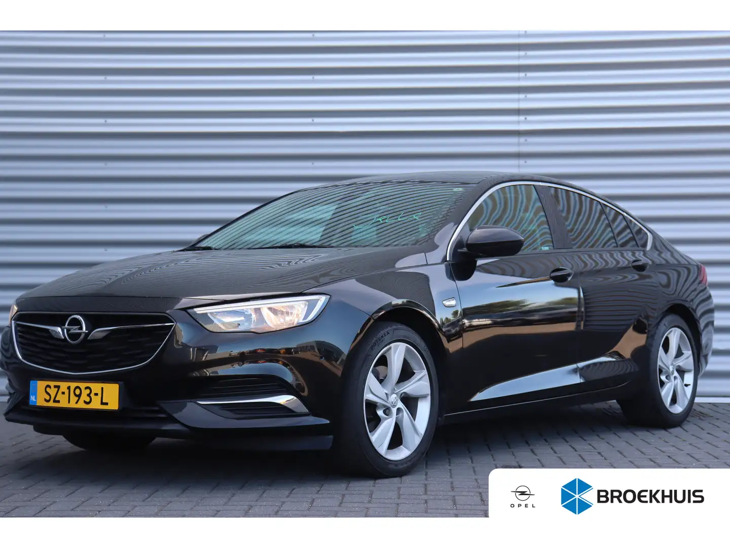 Opel Insignia Grand Sport 1.5 TURBO 165PK INNOVATION+ / NAVI / L Zwart - 1