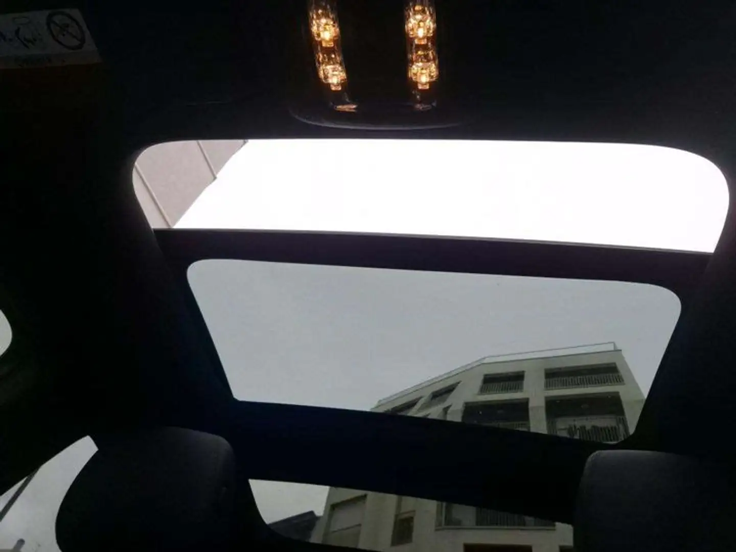 Mercedes-Benz GLB 200 GLB 200 7G-DCT AMG Line Rouge - 2